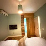 Atrium Luxe Apartment, Sauk, 公寓 *