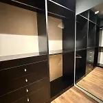 Atrium Luxe Apartment, Sauk, 公寓