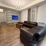 Atrium Luxe Apartment, Sauk, * ティラナ