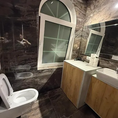 Atrium Luxe Apartment, Sauk, * Tirana