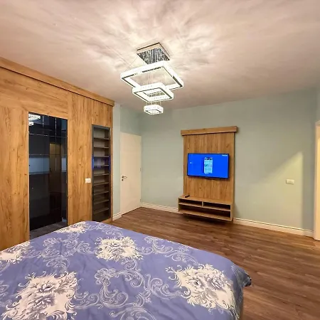 Atrium Luxe Apartment, Sauk, Apartamento Tirana
