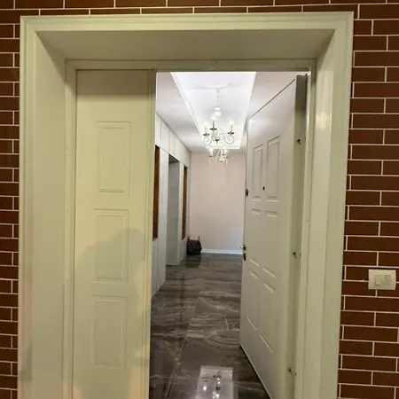 Atrium Luxe Apartment, Sauk, *