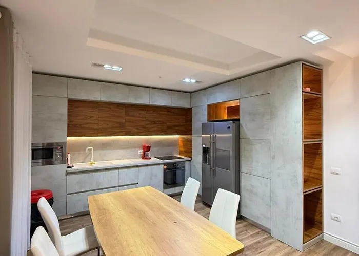 Atrium Luxe Apartment, Sauk, Appartement
